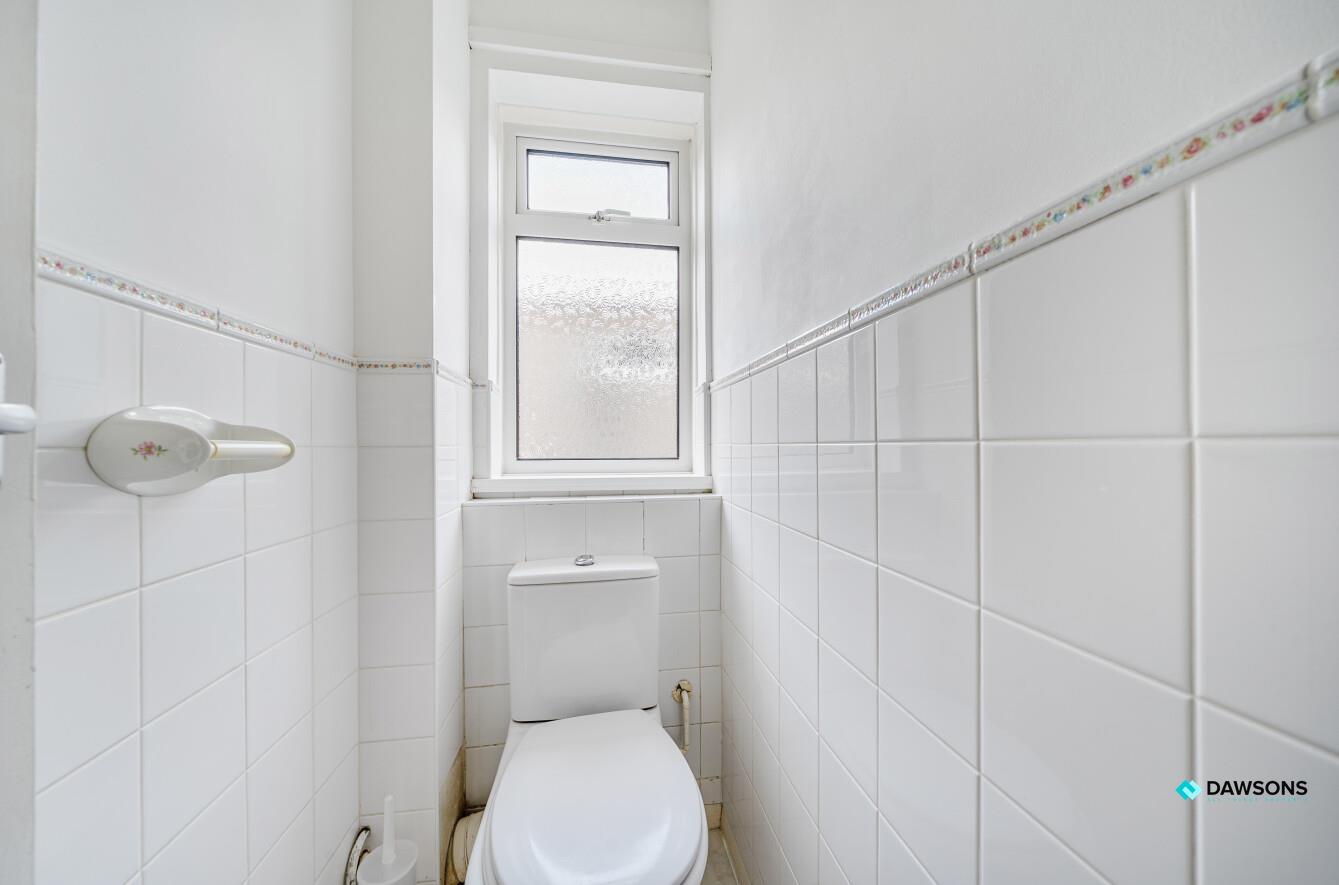 Broad Parks, West Cross, Swansea, SA3 5NZ